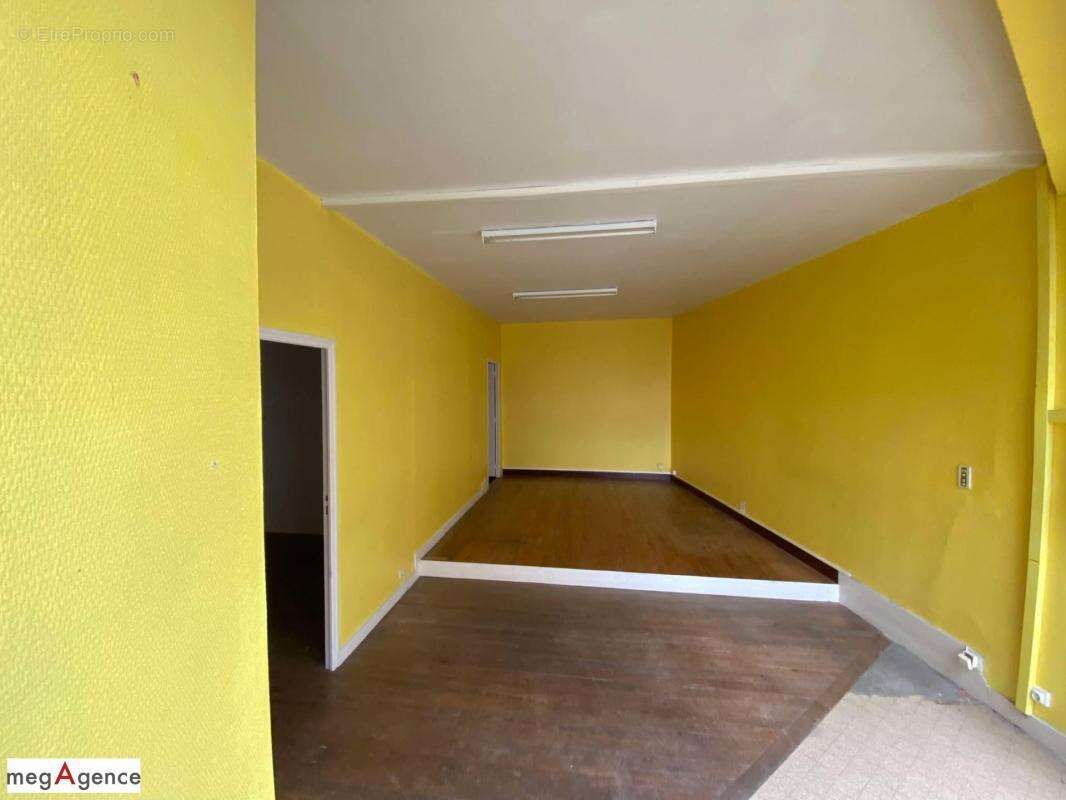 Maison à SAINT-JEAN-DE-LA-MOTTE