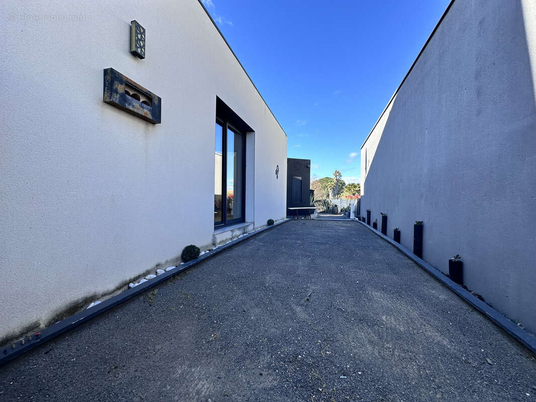 Maison à VILLENEUVE-LES-MAGUELONE