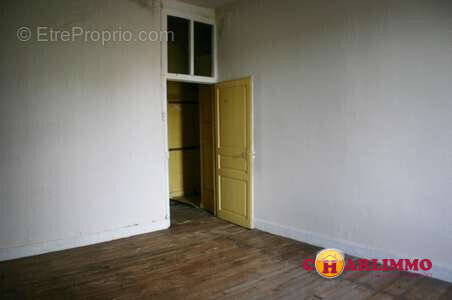 Maison à ORADOUR-SUR-VAYRES