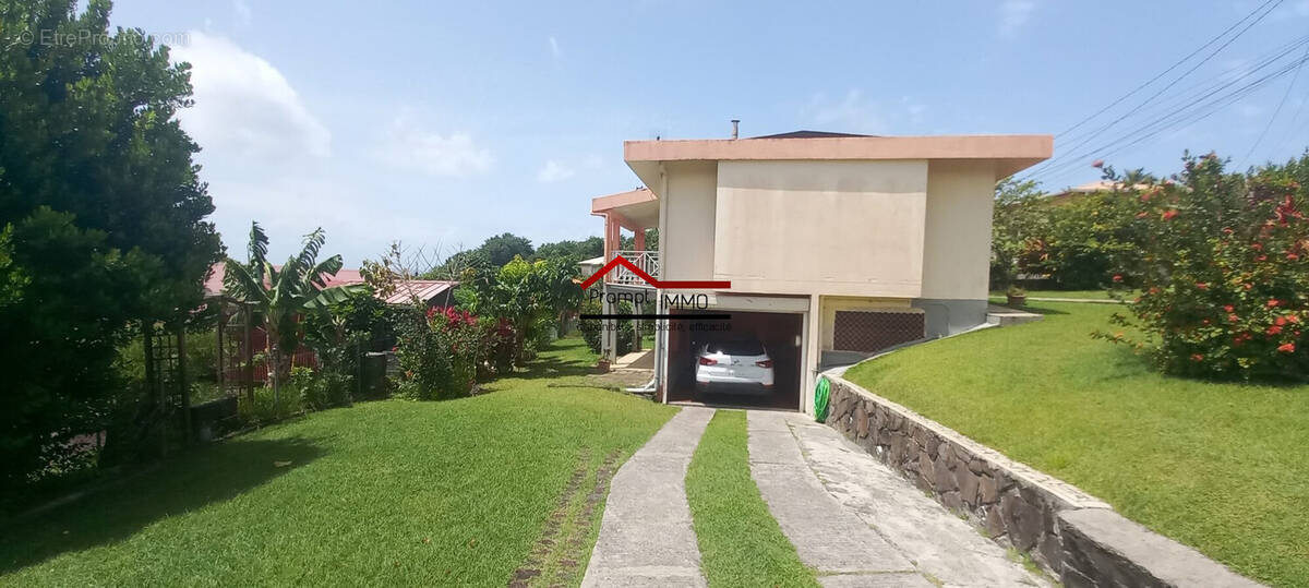 Maison à SCHOELCHER