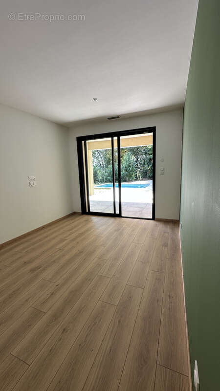 Maison à MONTBOUCHER-SUR-JABRON