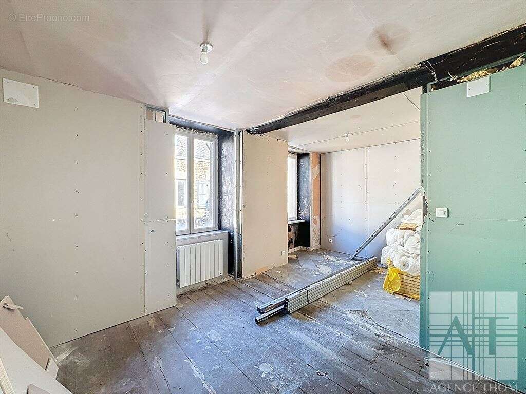 Maison à SAINT-HILAIRE-DU-MAINE