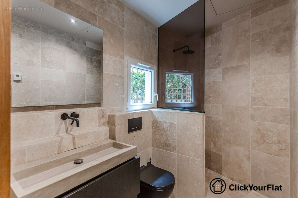 Commerce à PARIS-2E