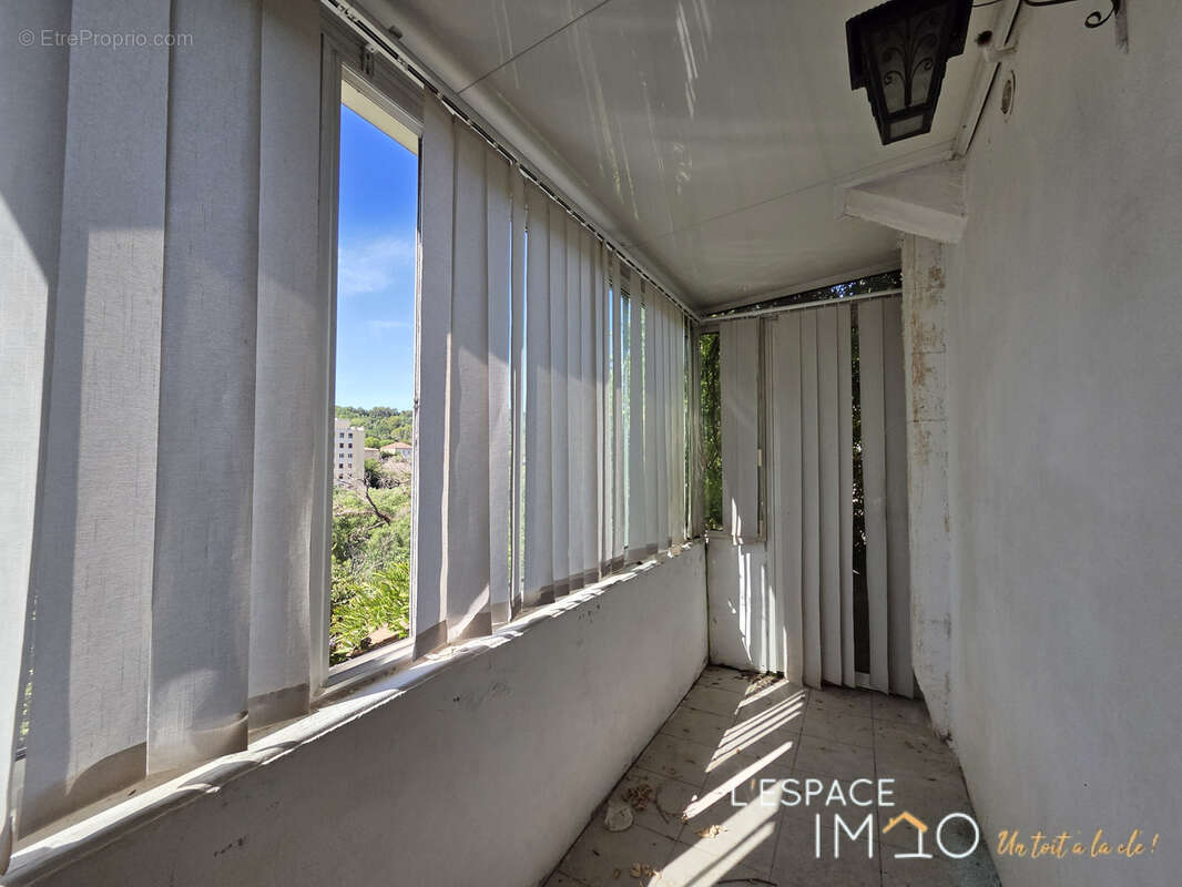 Maison avec extérieur, garage, terrain constructible et fort potentiel à deux pas du centre-ville d'Apt - photo 5