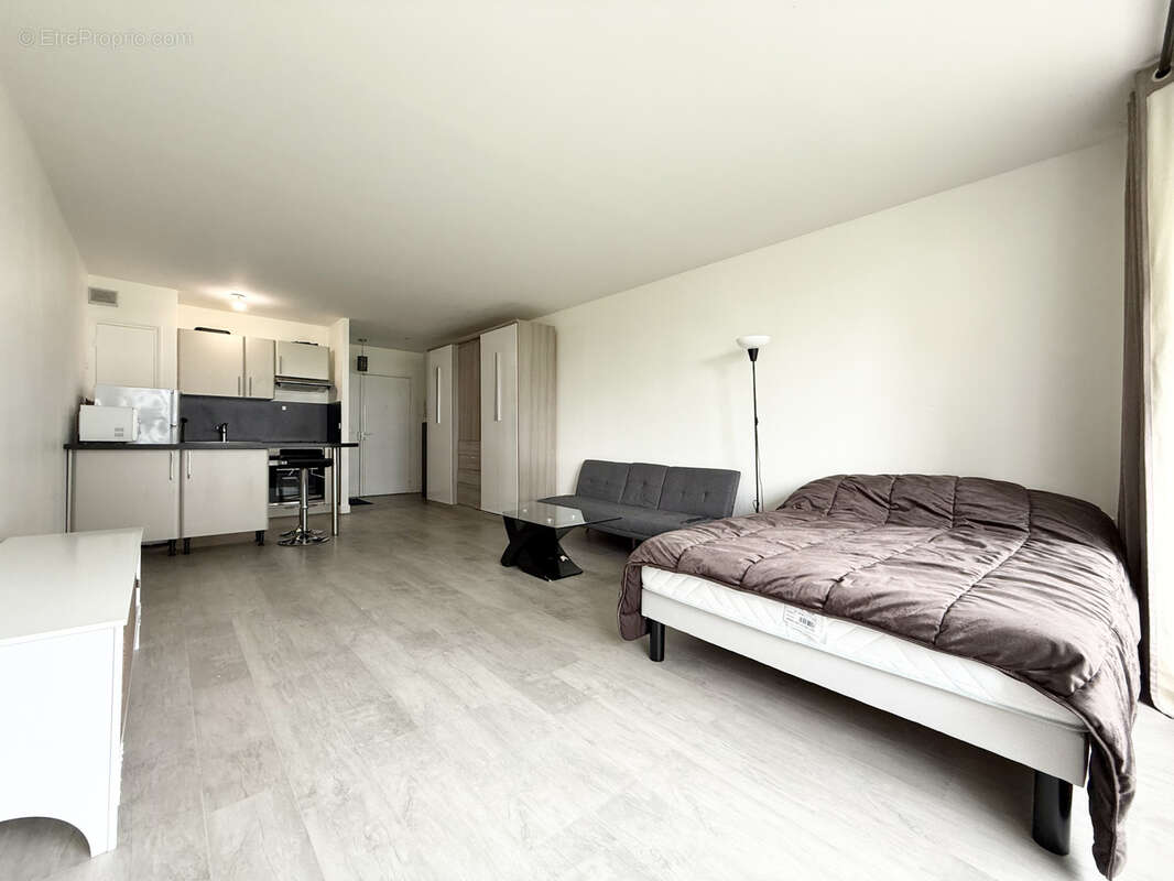 Appartement à COURBEVOIE