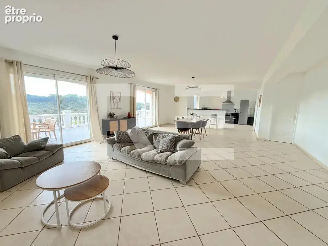 SAINT-GILLES – Maison de 139 m² avec terrasse vue garrigue - photo 4