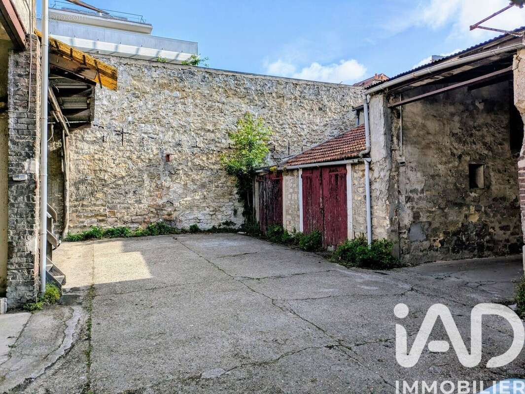 Photo 3 - Appartement à GENNEVILLIERS