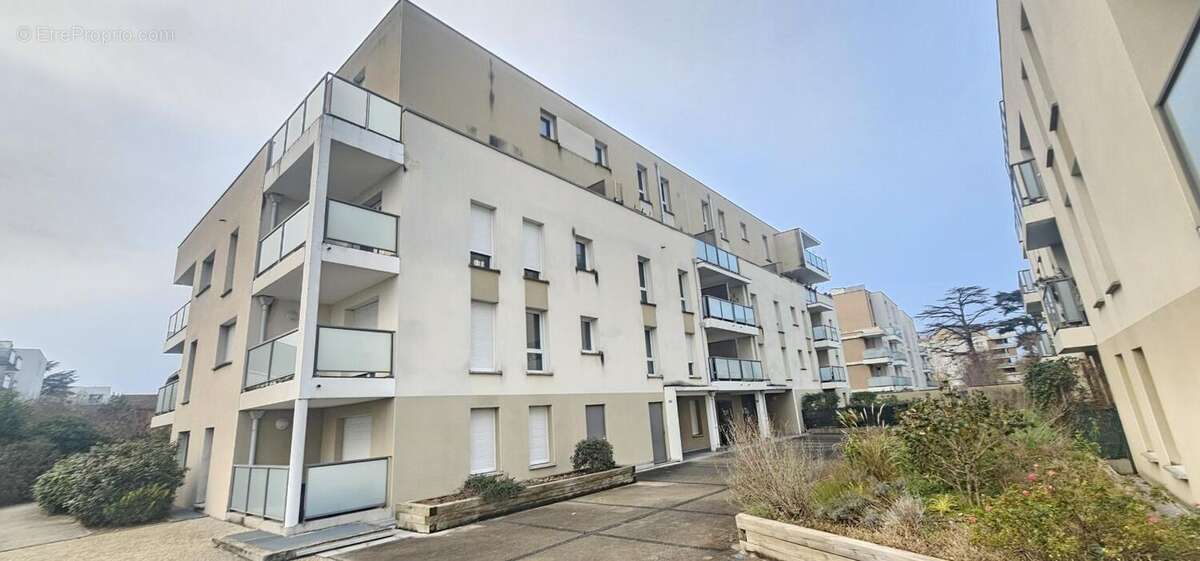 Appartement à DECINES-CHARPIEU