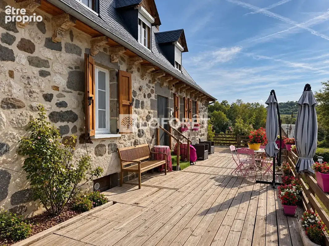 Maison de caractère avec dépendances - photo 1