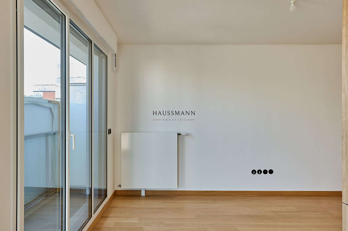 Appartement à PARIS-17E