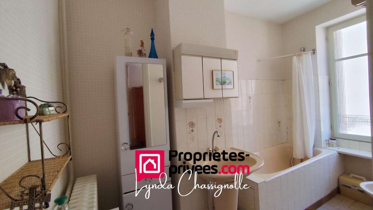 Maison à SAINT-VICTOR-SUR-RHINS