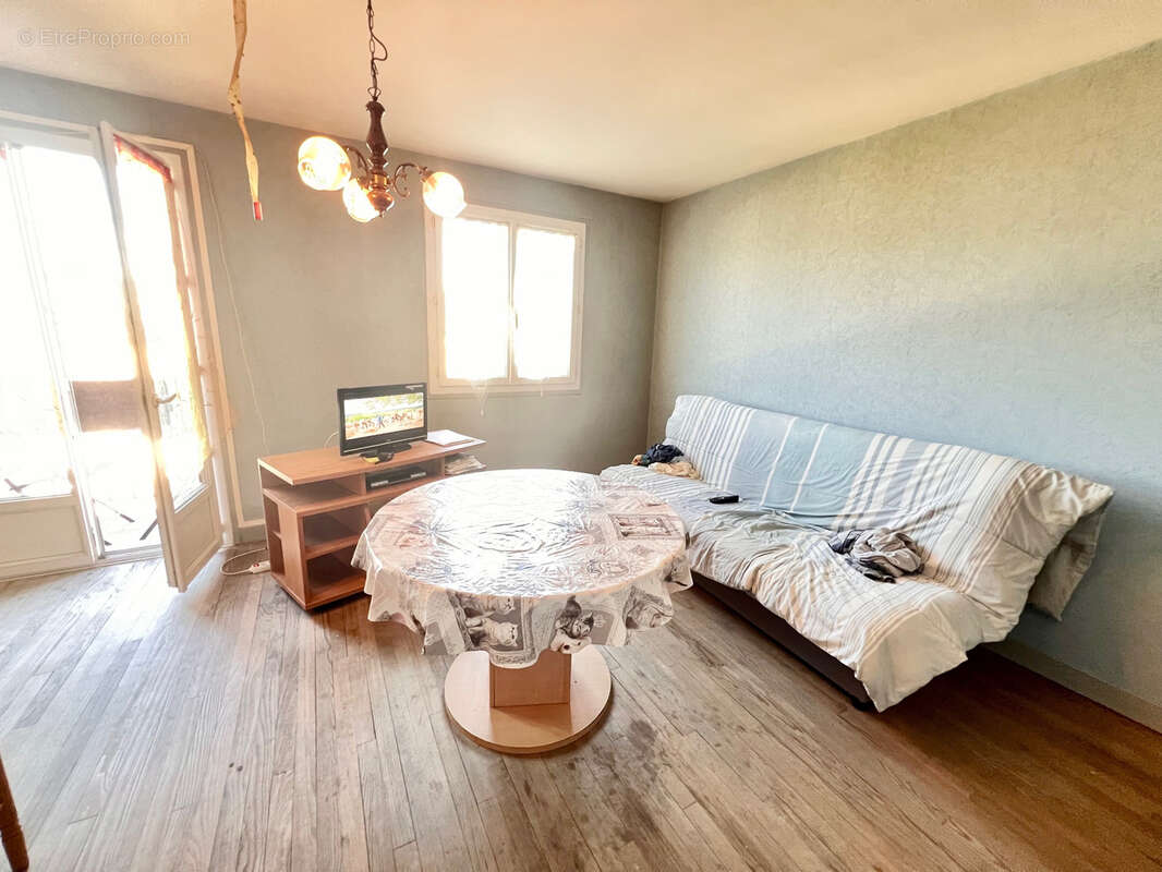 Appartement à AUREILHAN