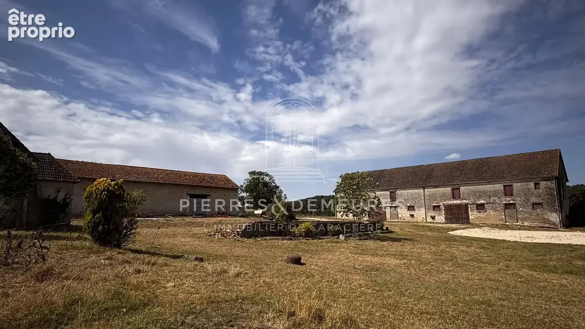 Domaine avec manoir et ses annexes sur 176ha de prairie et bois - photo 13