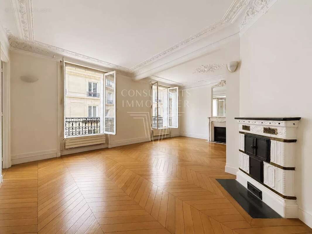 Appartement à PARIS-17E