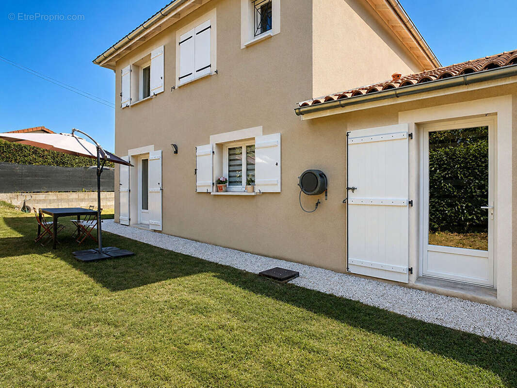 Maison - T5 - 98 m² - photo 3