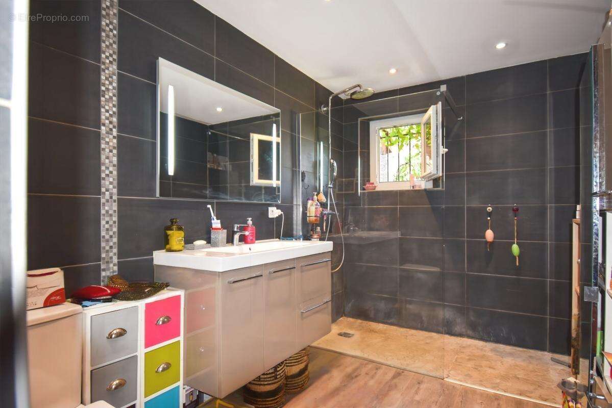 Uzès: Maison 5 ch avec piscine - photo 23