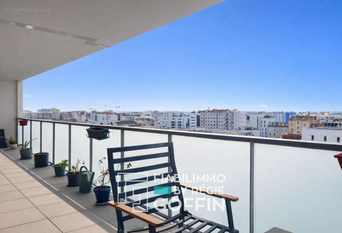 Appartement à LYON-8E