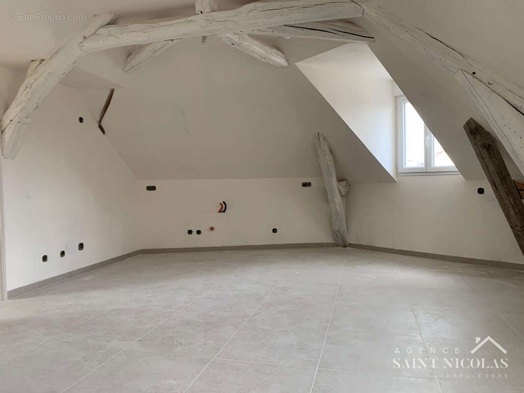 Appartement à LES MUREAUX
