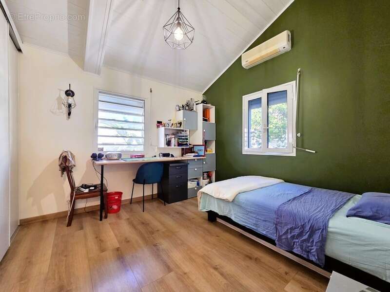 Maison T4 rénovée + studio indépendant neuf – Vue océan – Plateau Caillou - photo 10