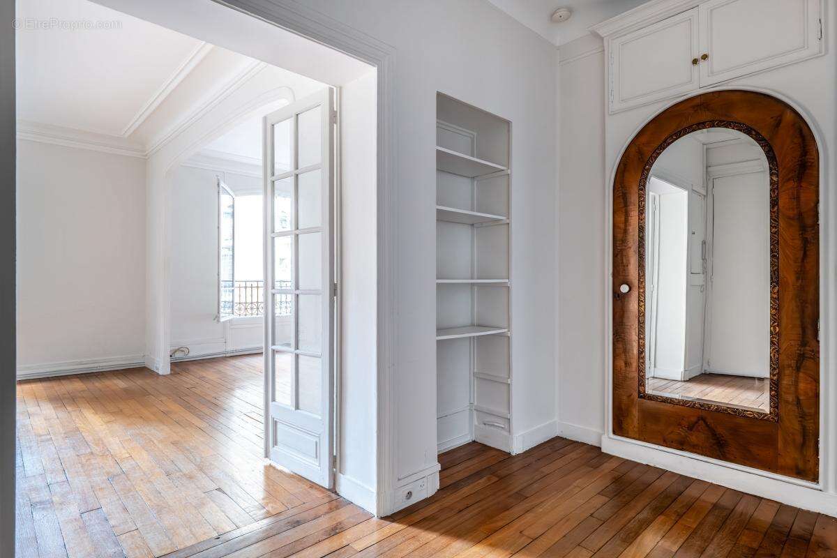Appartement à PARIS-17E