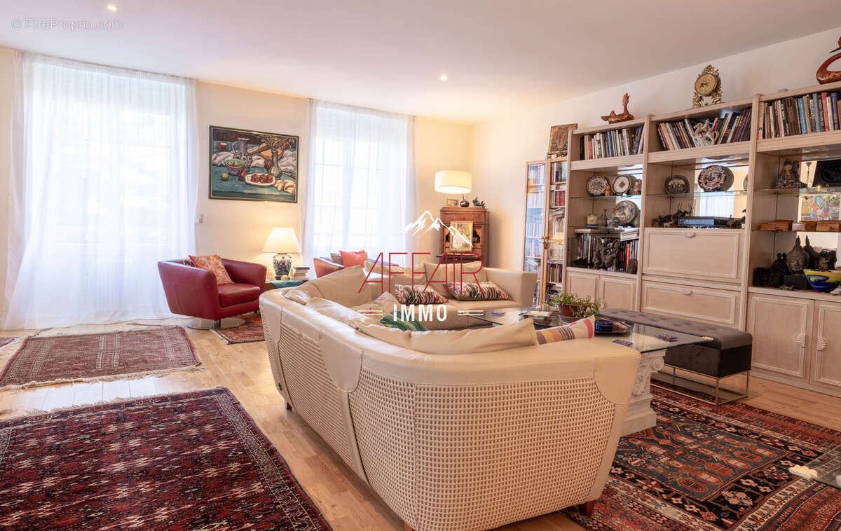 Appartement à AMBILLY