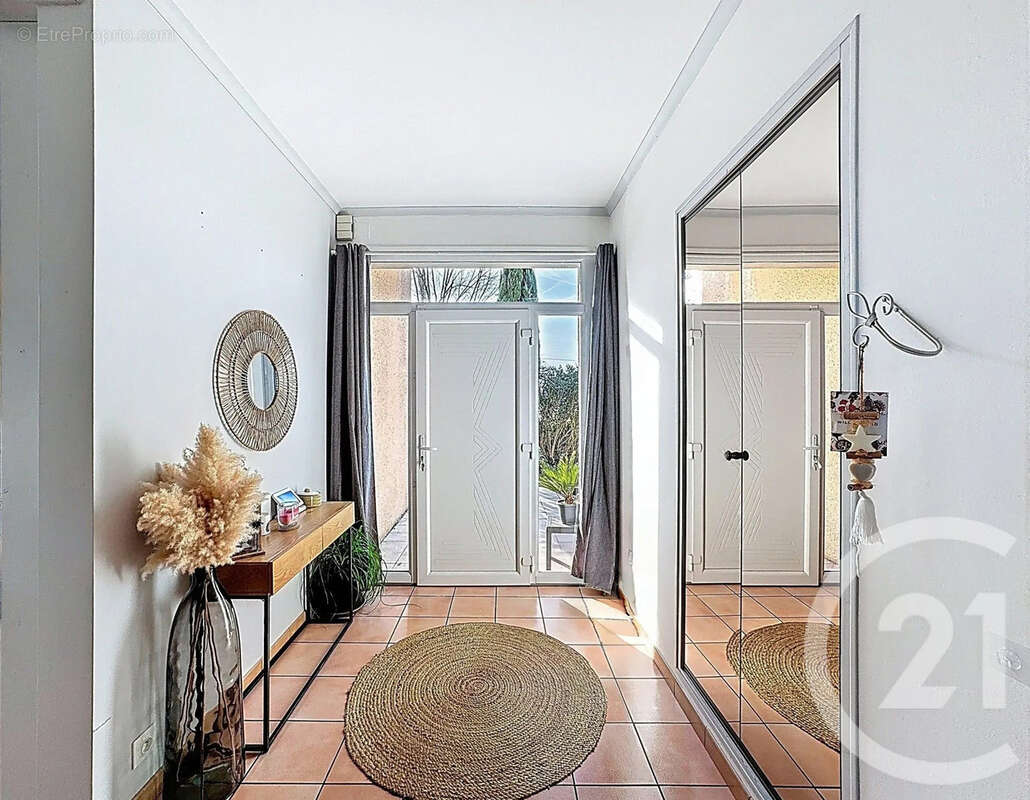 Maison à SAINT-ETIENNE-DE-TULMONT