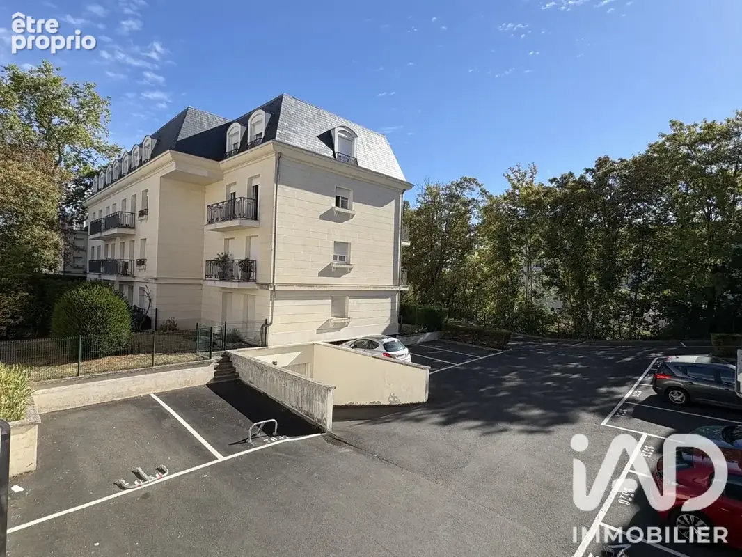 Photo 1 - Appartement à SAINT-FARGEAU-PONTHIERRY