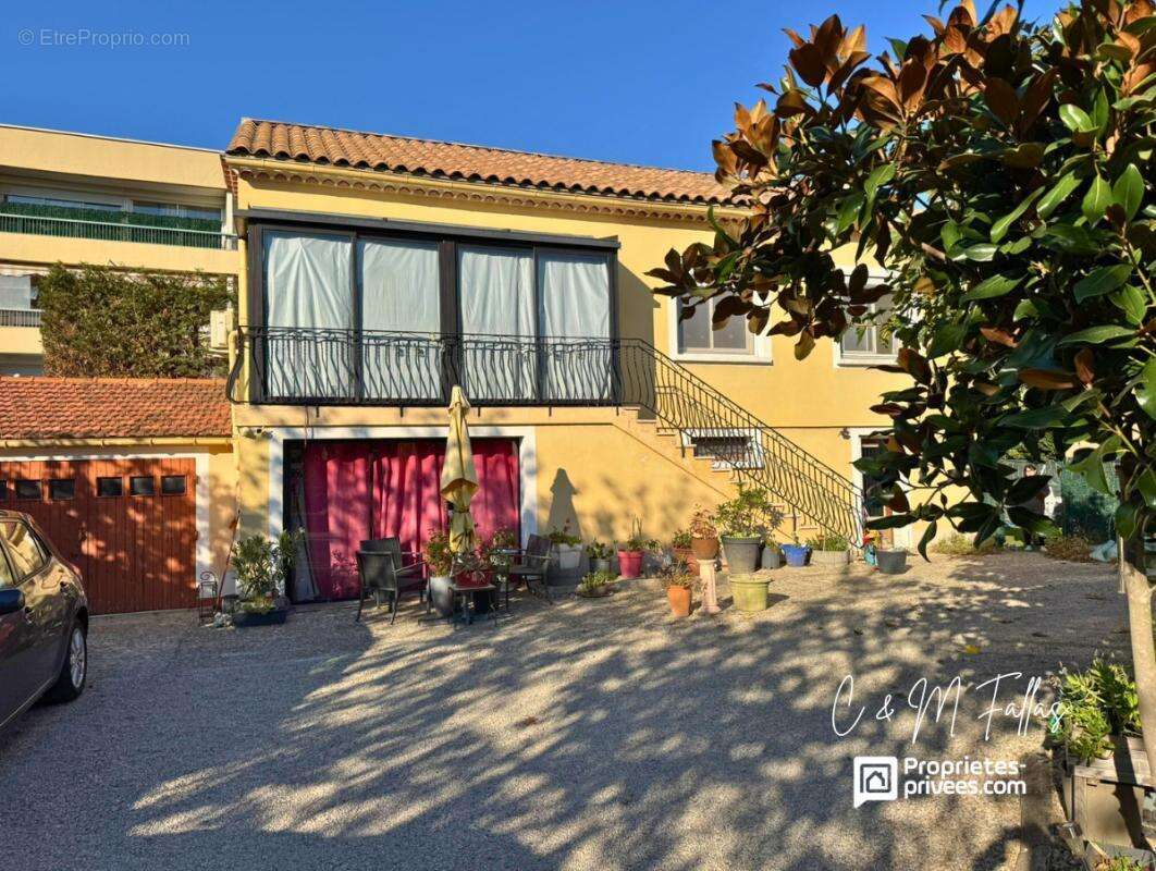 Maison au calme avec double habitation- LAPALUD - photo 2