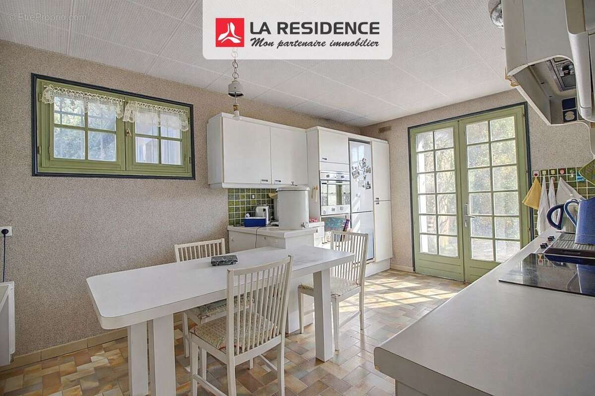 Maison 266 m² à Orgeval  - photo 5