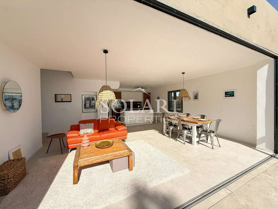 Maison à THEOULE-SUR-MER