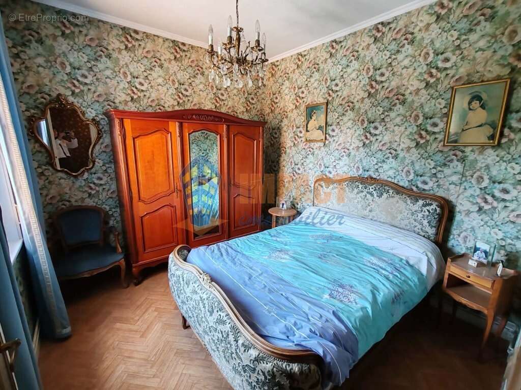 Maison 1930 lumineuse, jardin, 2 chambres, bureau et cave - photo 4