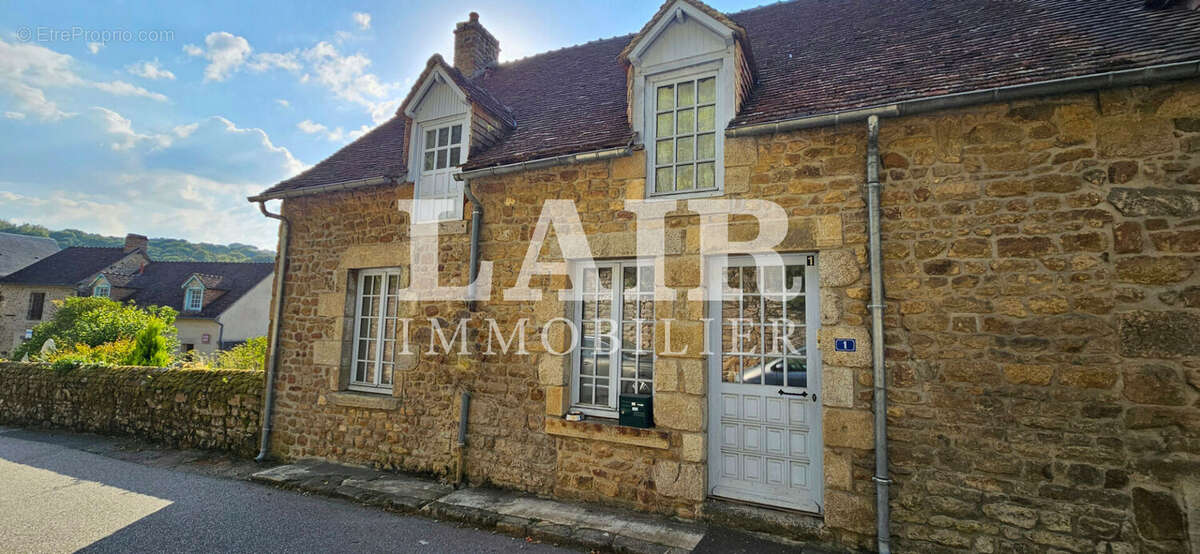 Maison à SAINT-CENERI-LE-GEREI