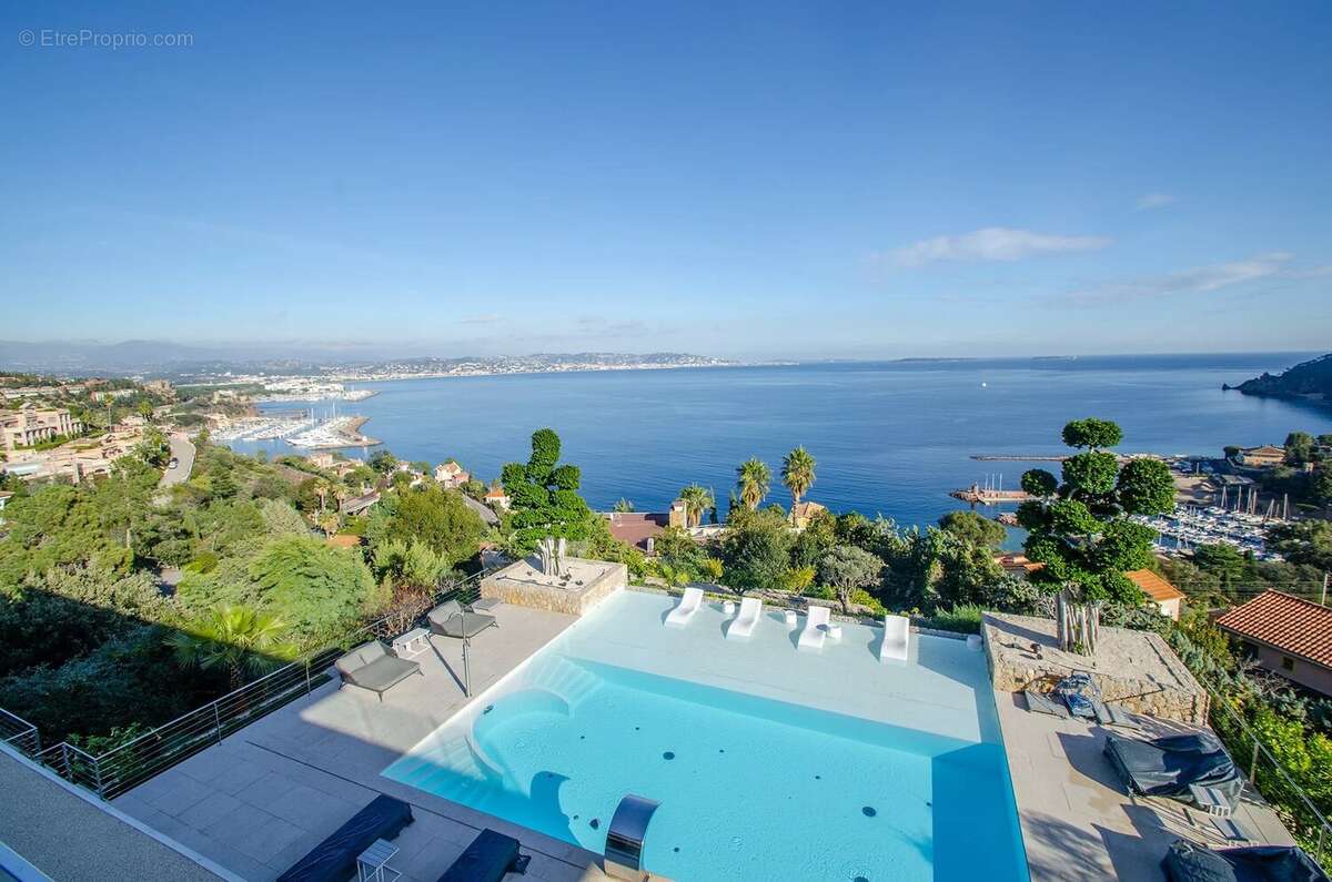 Maison à THEOULE-SUR-MER