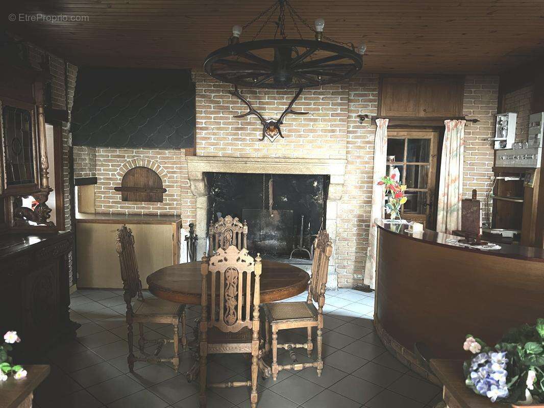 Commerce à CHATEAUPONSAC