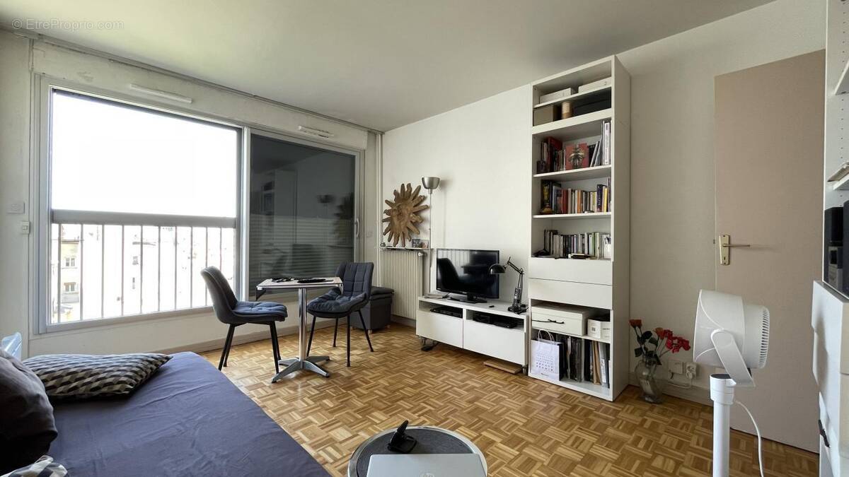 Appartement à PARIS-11E