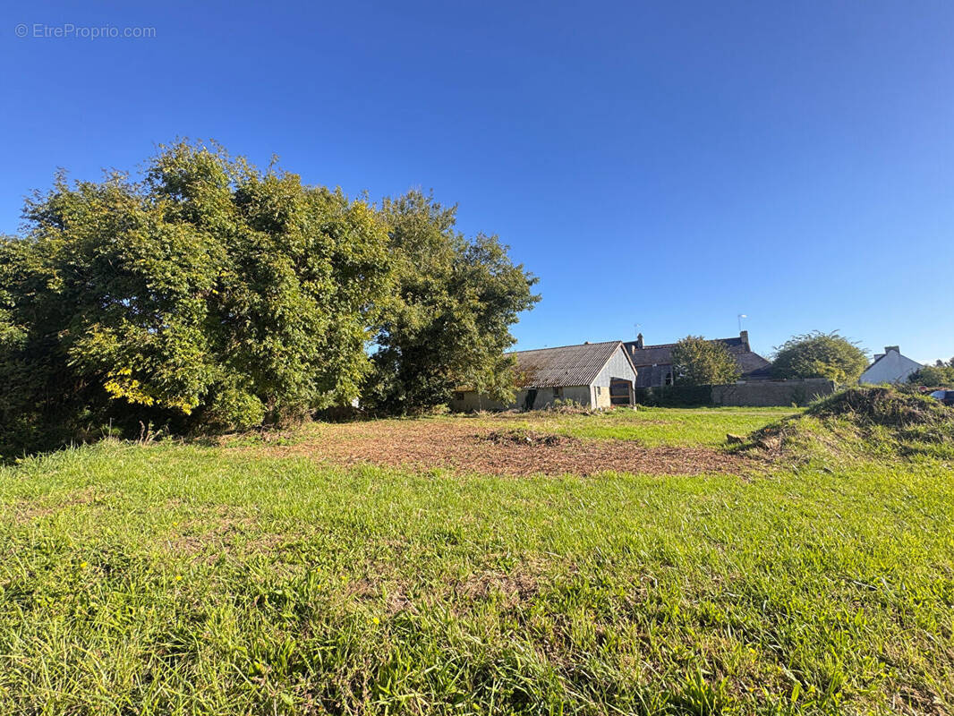 Terrain à POULDREUZIC