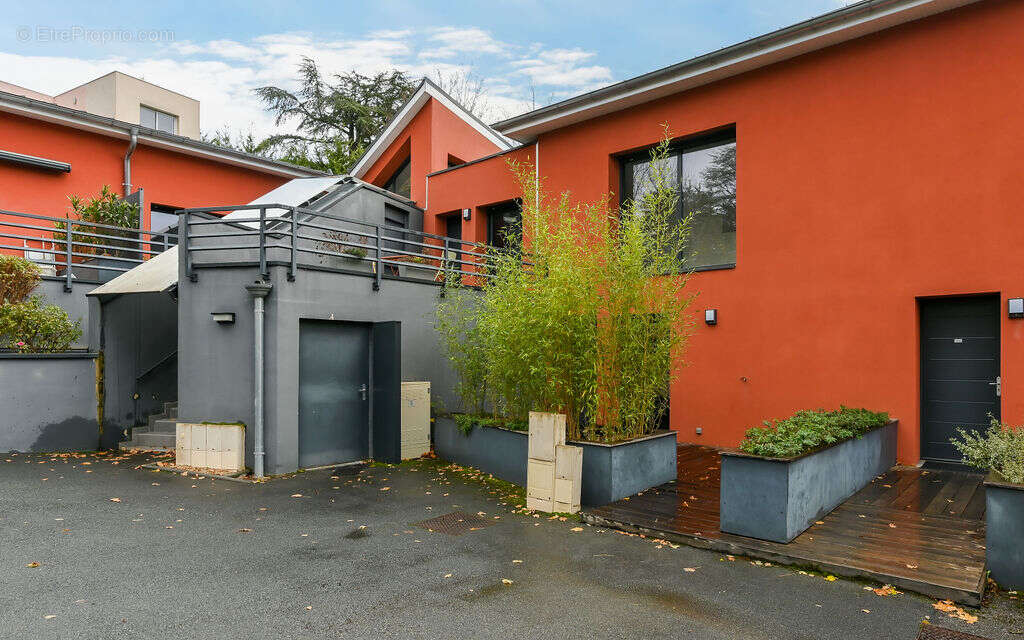 Appartement à CHARBONNIERES-LES-BAINS