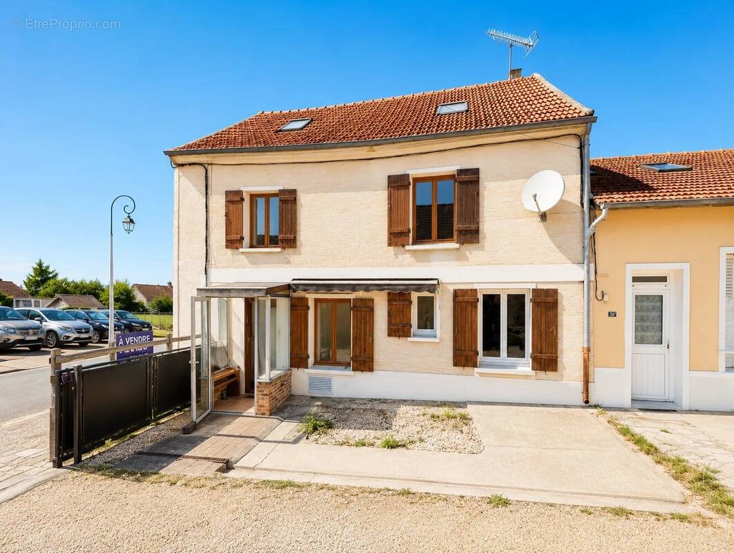 Maison à LIZY-SUR-OURCQ