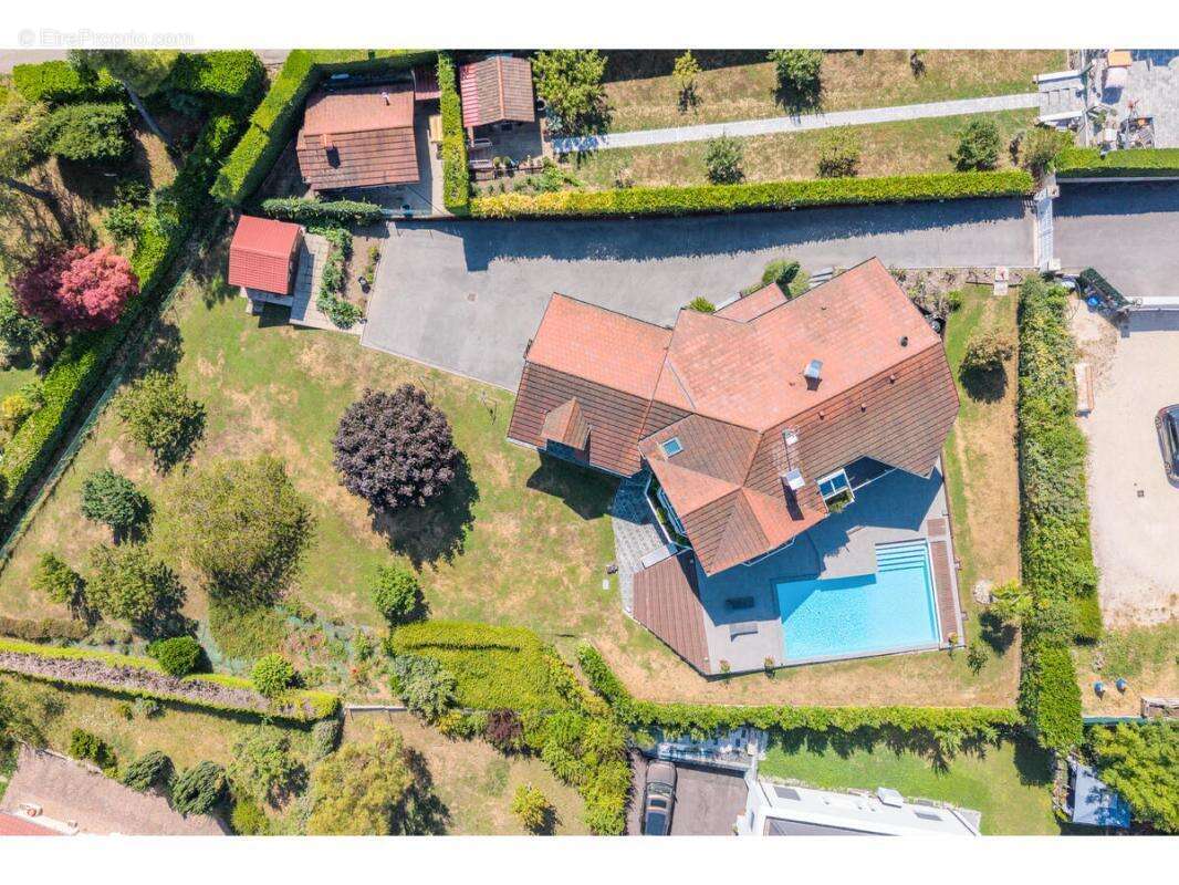 Maison 213 m² à Bossey  - photo 2