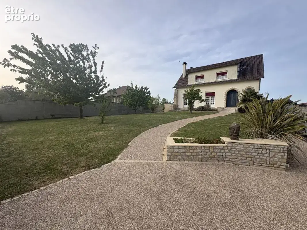 Maison 249 m² à Coulon  - photo 3
