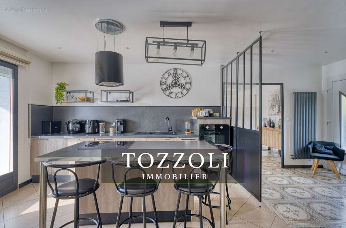 Maison à L'ISLE-D'ABEAU