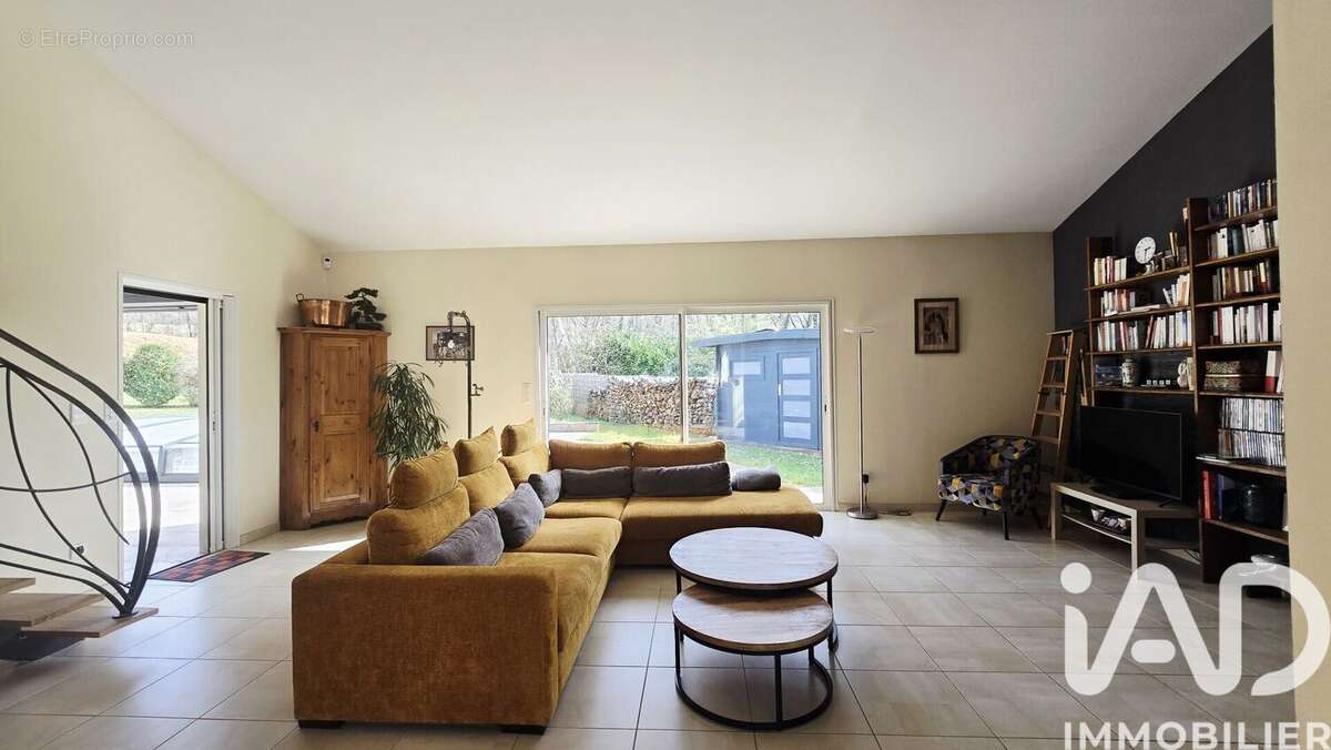 Maison 207 m² à Prayssac  - photo 9
