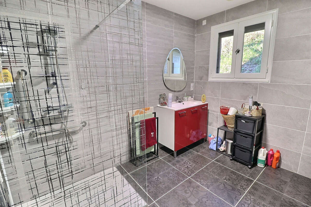 Maison à BAGNAC-SUR-CELE