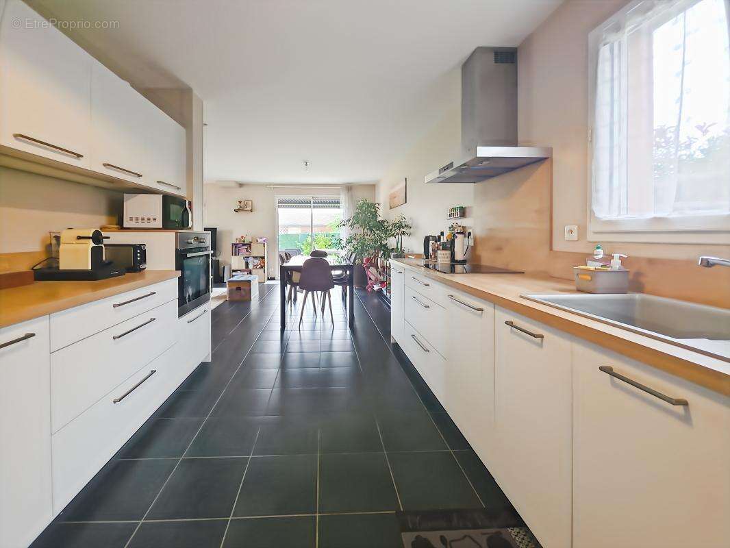 Maison à LA CHAPELLE-DU-CHATELARD