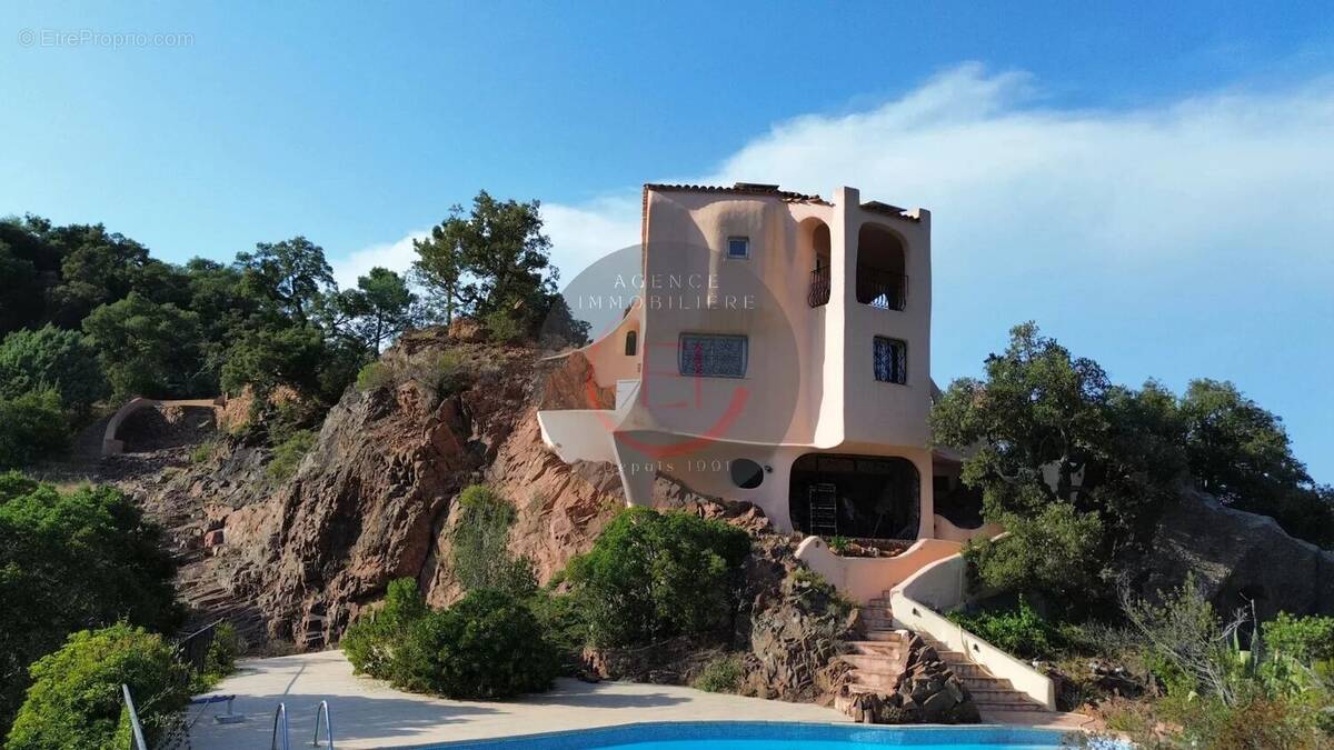 Maison à MANDELIEU-LA-NAPOULE