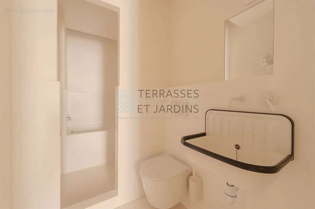 Appartement à PARIS-10E