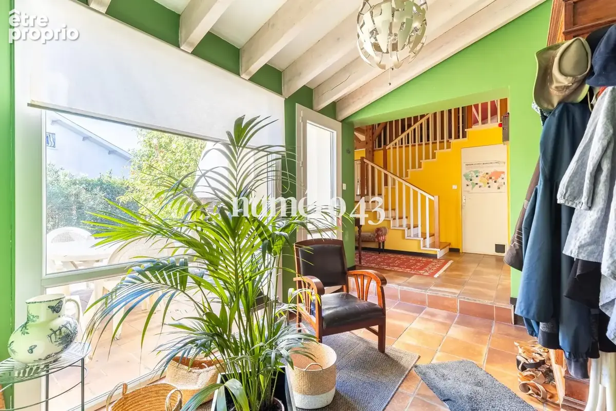 Maison 8 pièces 209 m² à vendre à Saint-Medard-En-Jalles (33160) - photo 3