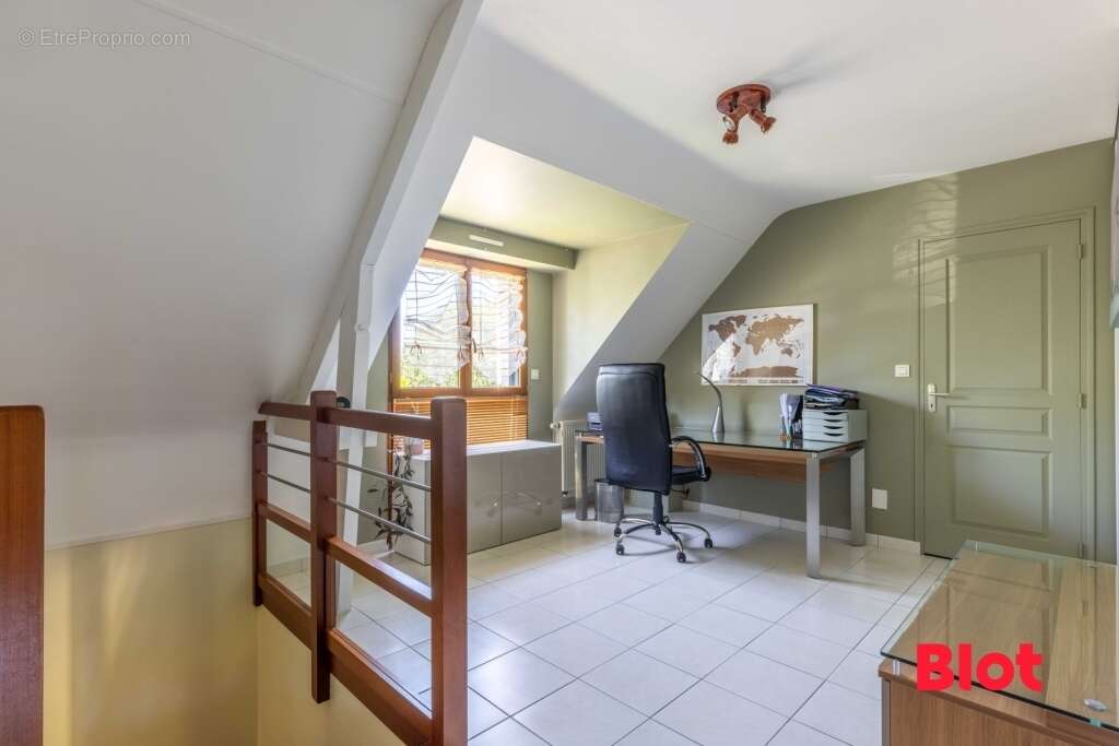 Maison à CHEVAIGNE