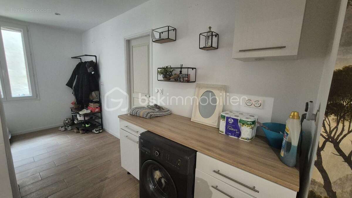 A vendre maison de maitre renovee deux faces de 183m² a baixas - centre ville - proche des commerces - terrasse - quatre chambre - photo 7
