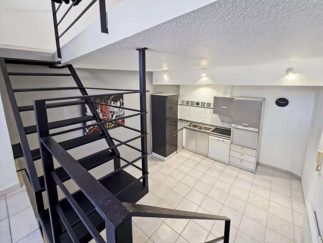 Appartement à VILLENEUVE-LES-AVIGNON